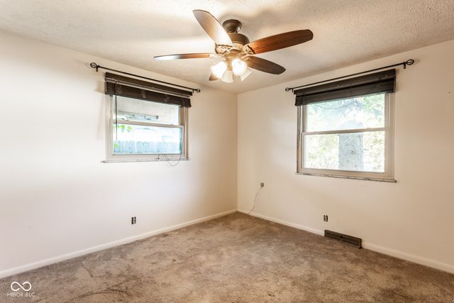 1929 E Us HWY 40, Clayton, IN 46118