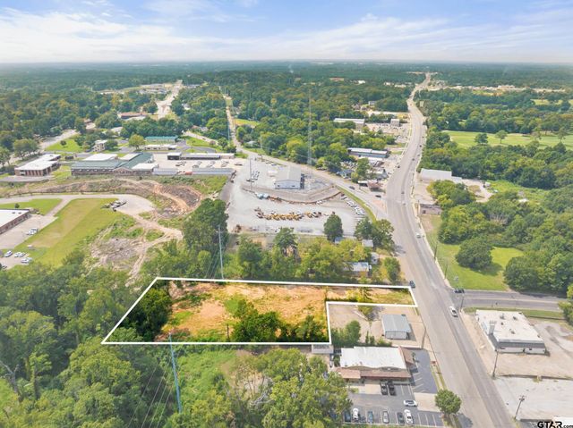 2456 W ERWIN ST, Tyler, TX 75702