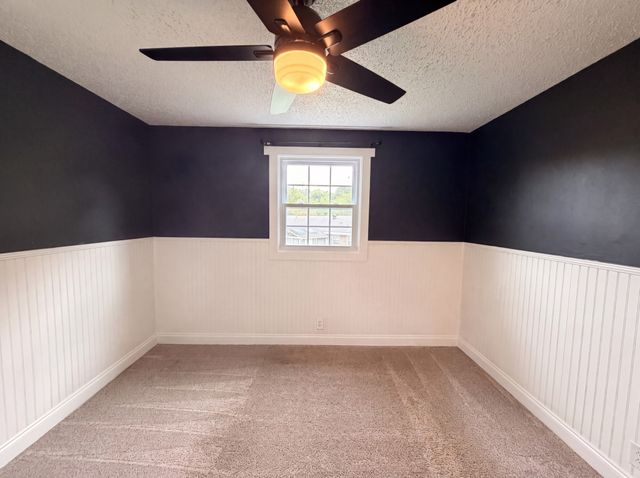 102 S Valley Rd, Hendersonville, TN 37075