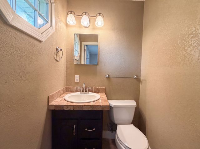 102 S Valley Rd, Hendersonville, TN 37075
