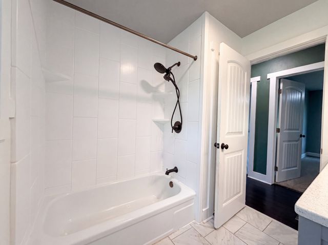 102 S Valley Rd, Hendersonville, TN 37075