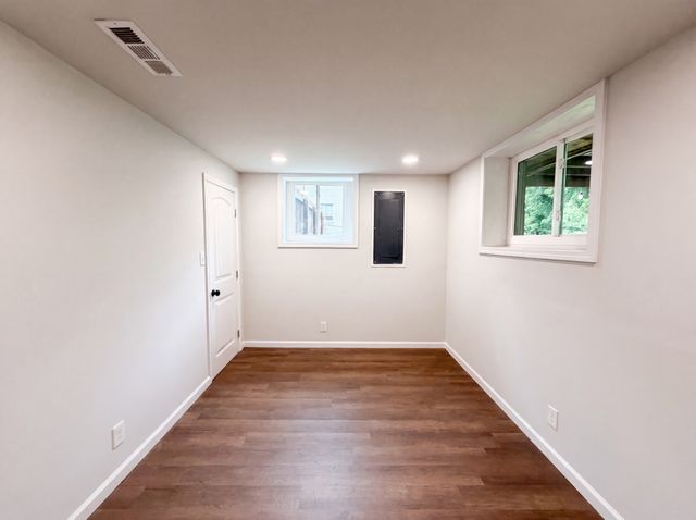 102 S Valley Rd, Hendersonville, TN 37075