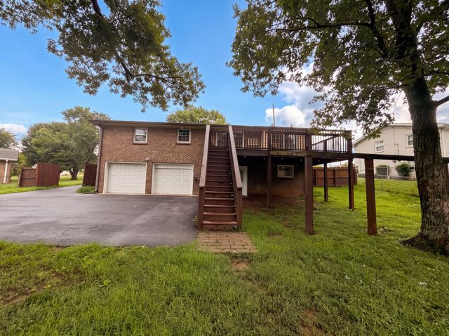 102 S Valley Rd, Hendersonville, TN 37075