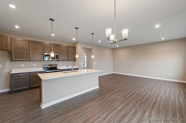 8220 Crescent Cove, Charlestown, IN 47111