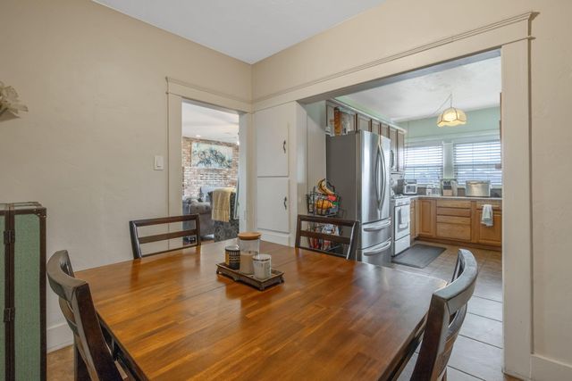 457 W Maple Street, Exeter, CA 93221