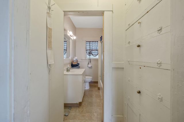 457 W Maple Street, Exeter, CA 93221