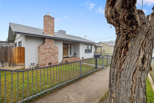 457 W Maple Street, Exeter, CA 93221