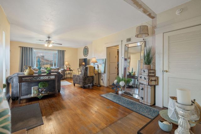 457 W Maple Street, Exeter, CA 93221