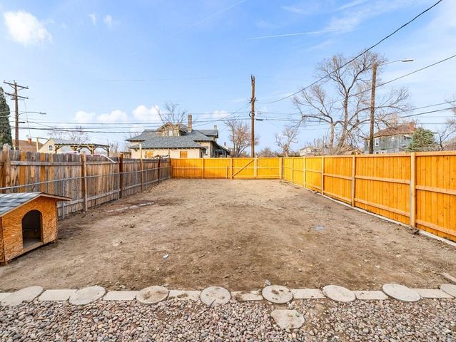 923 E 7th St, Pueblo, CO 81001