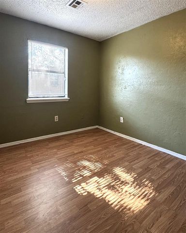 4724 SW K Cir, Lawton, OK 73505