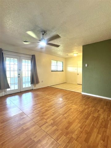 4724 SW K Cir, Lawton, OK 73505