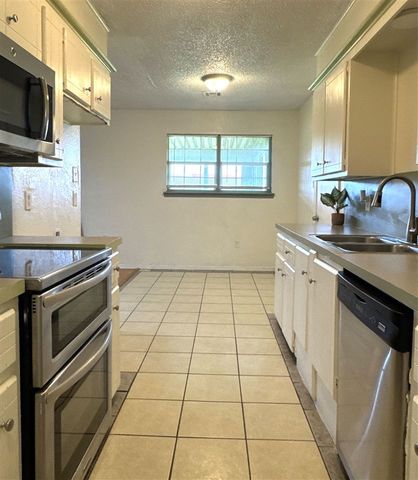 4724 SW K Cir, Lawton, OK 73505