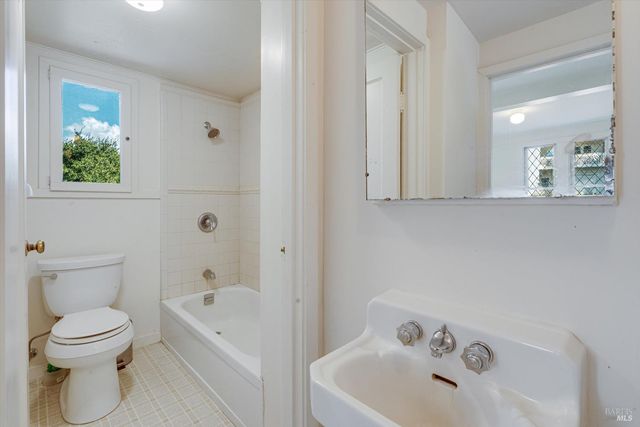 3200 Castle Rd, Sonoma, CA 95476