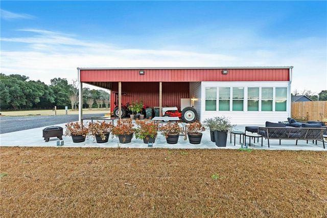 16014 County Road 26 Road, Foley, AL 36535