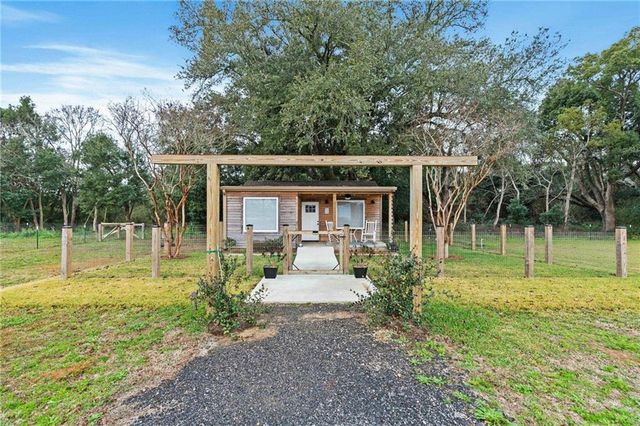 16014 County Road 26 Road, Foley, AL 36535