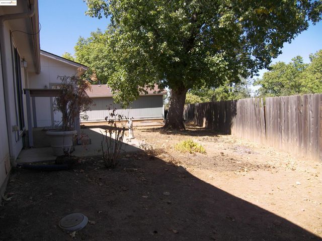 22877 E Parkwood Dr., Groveland, CA 95321