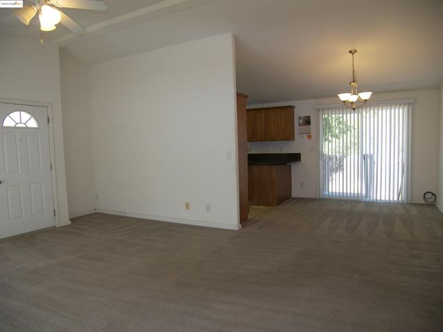 22877 E Parkwood Dr., Groveland, CA 95321