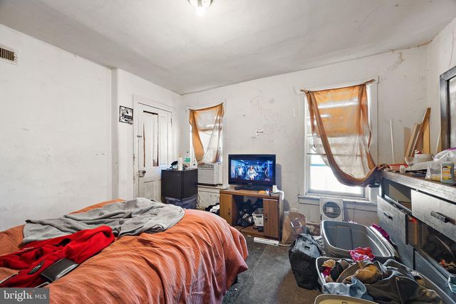 715 E 10TH ST, Wilmington, DE 19801
