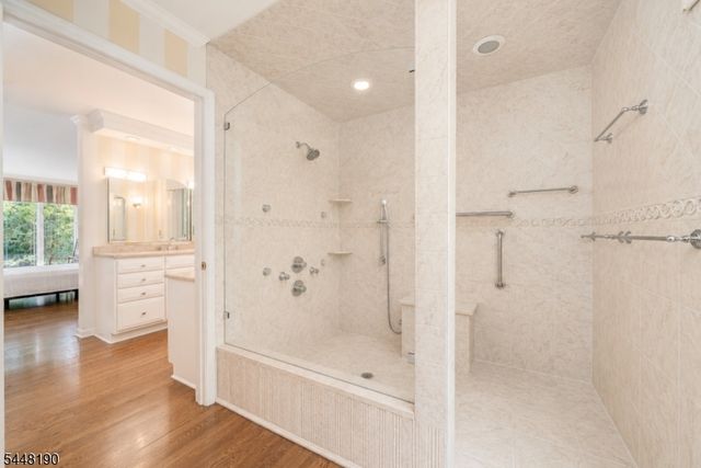 8 Woods Ln, Chatham Boro, NJ 07928