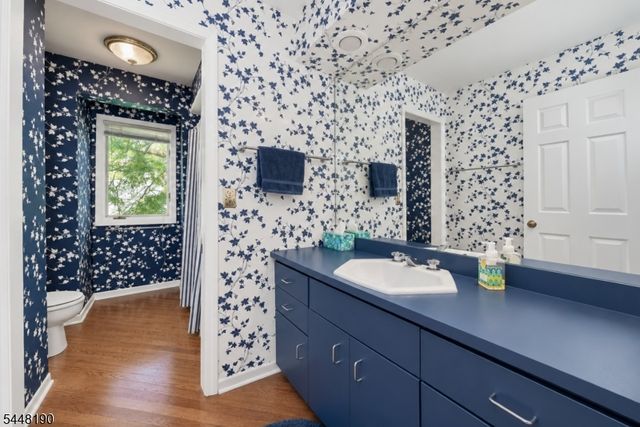 8 Woods Ln, Chatham Boro, NJ 07928