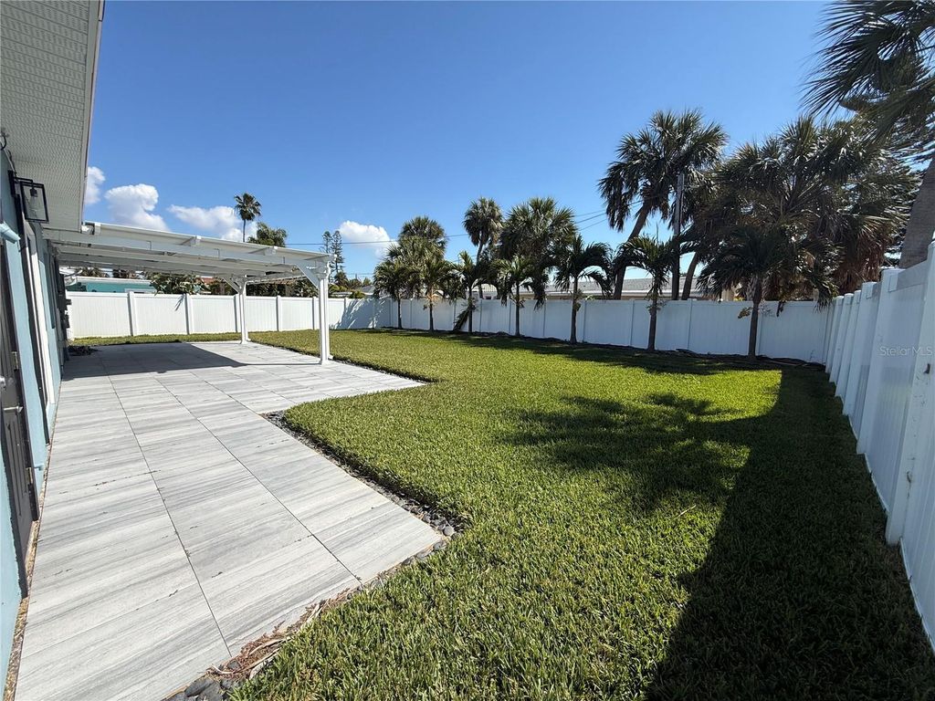 Image 6 of property listing at 450 82ND AVENUE, St Pete Beach, FL 33706