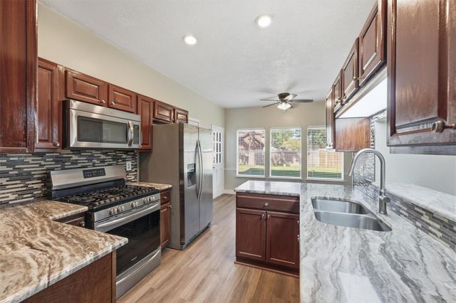 5602 Society Ln, Houston, TX 77084