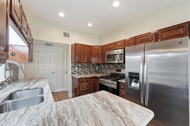 5602 Society Ln, Houston, TX 77084