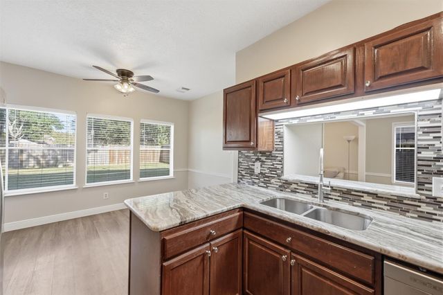 5602 Society Ln, Houston, TX 77084