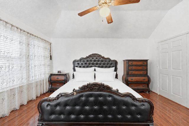 5602 Society Ln, Houston, TX 77084