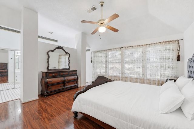 5602 Society Ln, Houston, TX 77084