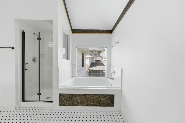 5602 Society Ln, Houston, TX 77084