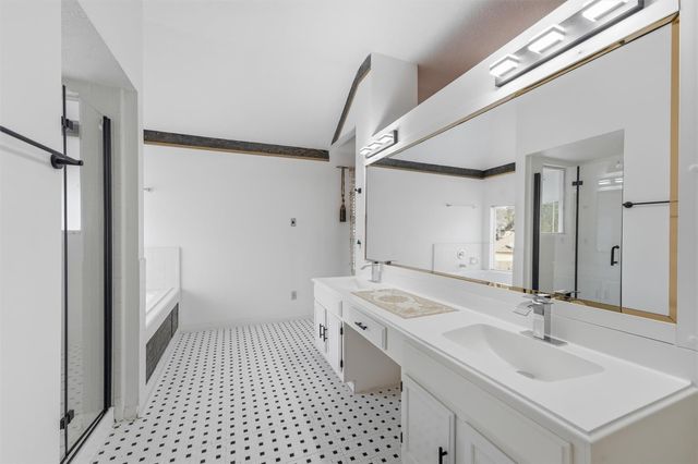 5602 Society Ln, Houston, TX 77084