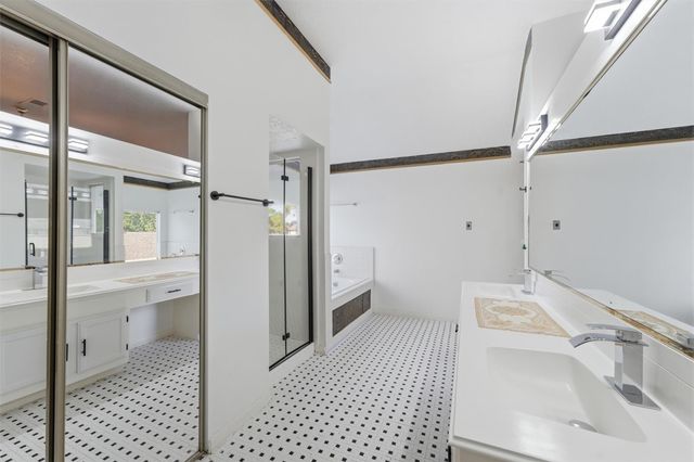 5602 Society Ln, Houston, TX 77084