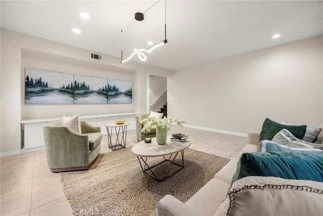 636 S Halliday, Anaheim, CA 92804