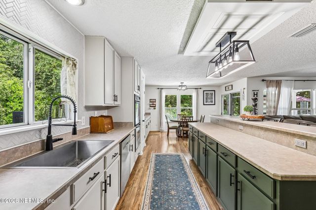 12450 HEATHGATE Court, Jacksonville, FL 32225
