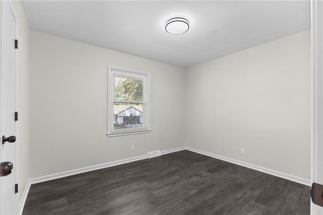 809 SE 16th Street, Oak Grove, MO 64075