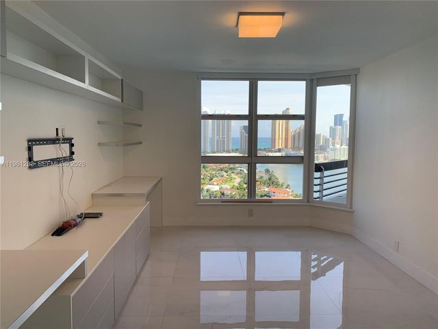 19101 Mystic Pointe Dr 2709, Aventura, FL 33180