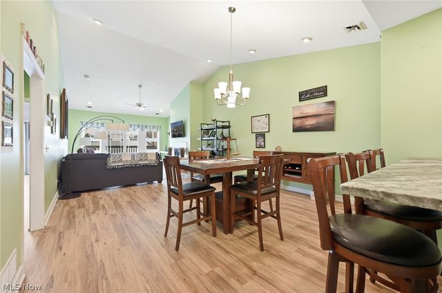 574 Lakeview Blvd. Boulevard, Lake Milton, OH 44429