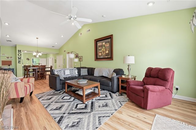 574 Lakeview Blvd. Boulevard, Lake Milton, OH 44429