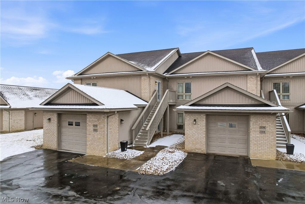 574 Lakeview Blvd. Boulevard, Lake Milton, OH 44429