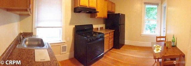 5211 19th Avenue NE, Seattle, WA 98105