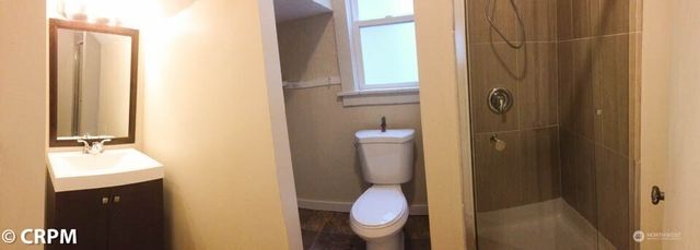 5211 19th Avenue NE, Seattle, WA 98105