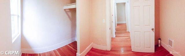 5211 19th Avenue NE, Seattle, WA 98105