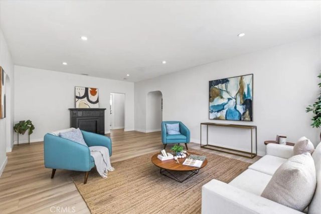 1636 N Sierra Bonita Avenue, Los Angeles, CA 90046