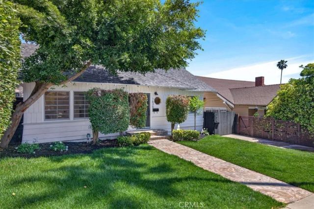 1636 N Sierra Bonita Avenue, Los Angeles, CA 90046