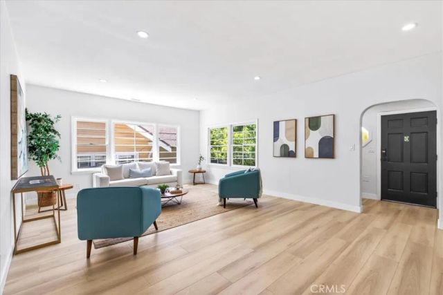 1636 N Sierra Bonita Avenue, Los Angeles, CA 90046