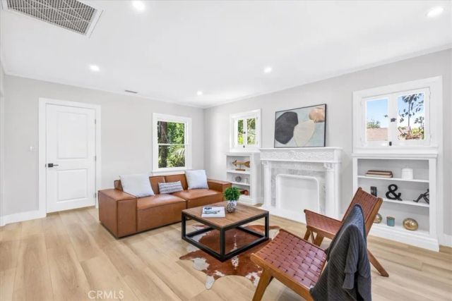 1636 N Sierra Bonita Avenue, Los Angeles, CA 90046