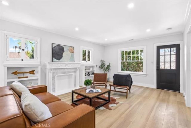 1636 N Sierra Bonita Avenue, Los Angeles, CA 90046