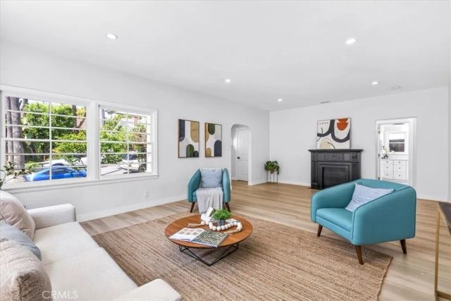 1636 N Sierra Bonita Avenue, Los Angeles, CA 90046