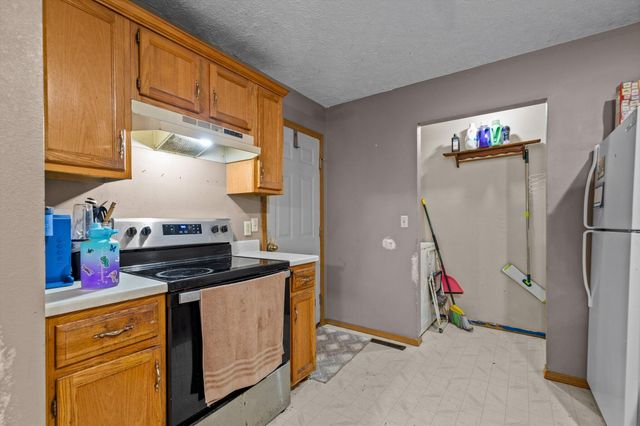 1335 North Clifton Avenue, Springfield, MO 65802